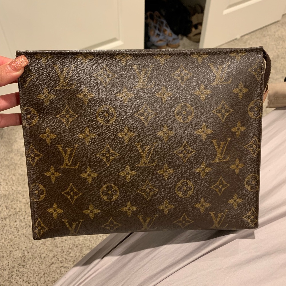 🎁LV Toiletry Pouch 26🌟